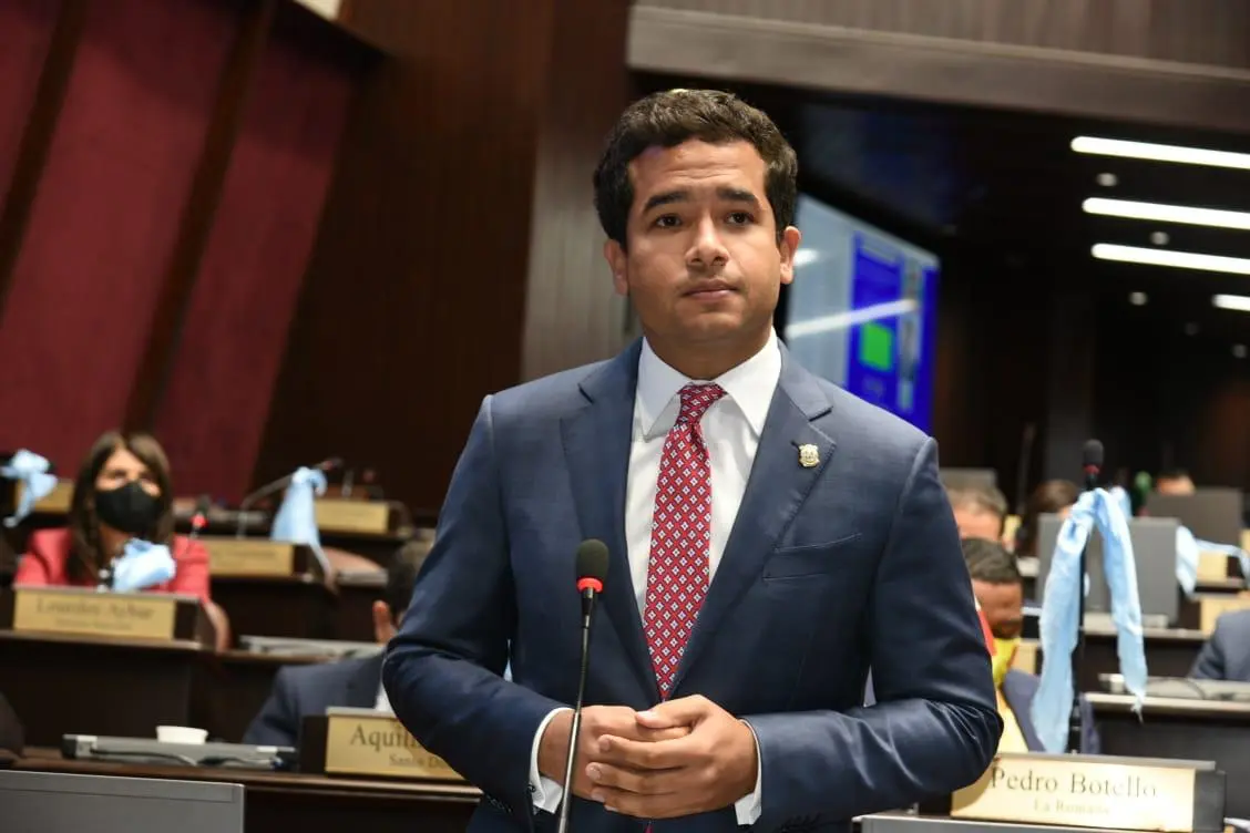 Omar declaró un piano y una Vespa, Catrain una residencia de RD$144 MM: las declaraciones de los dos extremos del Senado