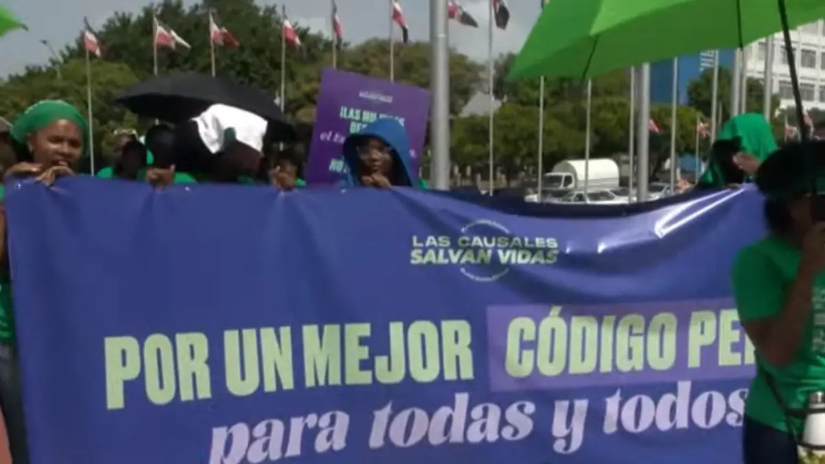 Feministas protestan por aprobación de código penal sin las tres causales