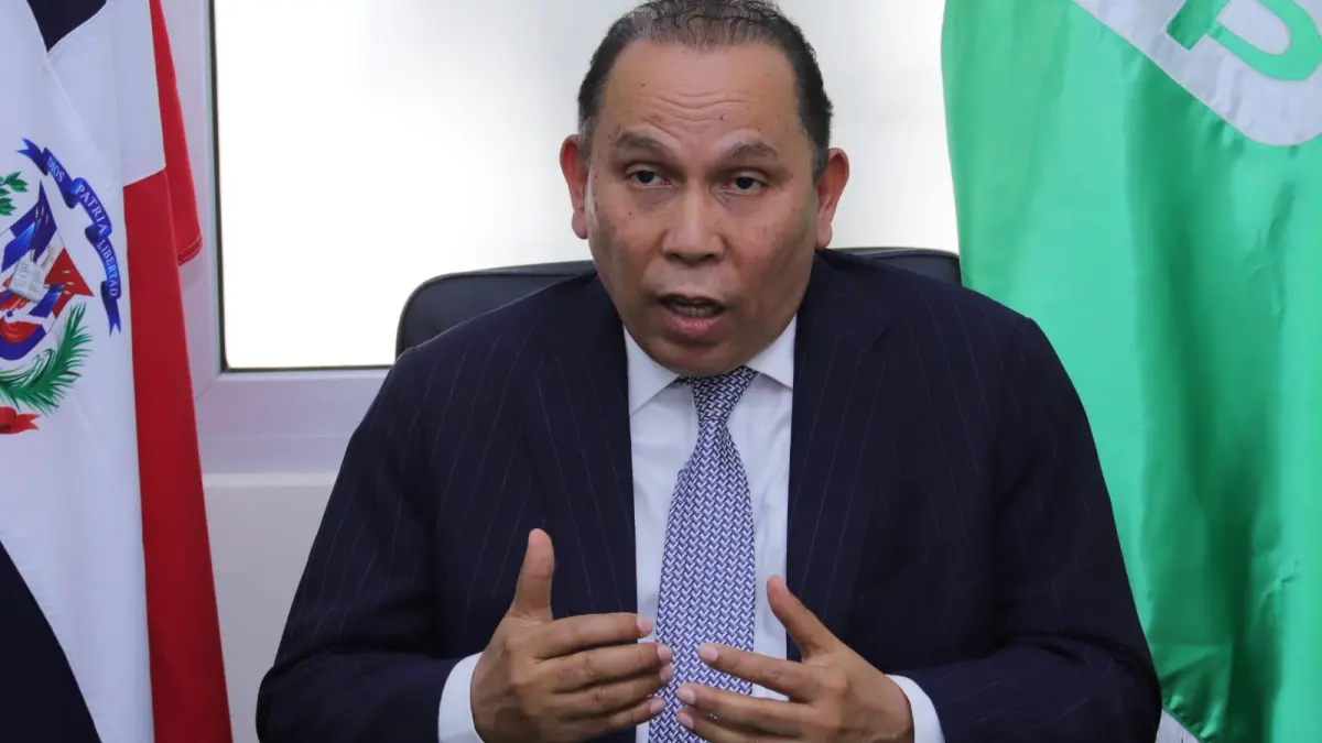 “Jardín Botánico no debe ser tocado ni con el pétalo de una rosa, es un patrimonio del país”, asegura Radhamés Jiménez