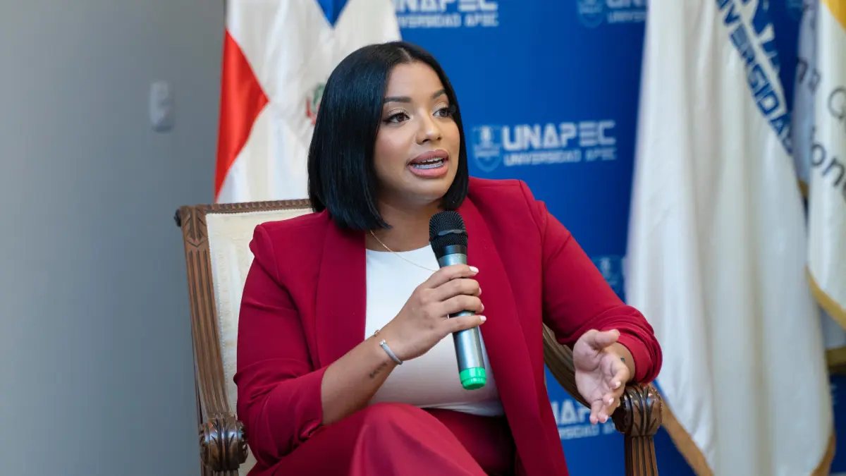 Especialista advierte Compras y Contrataciones viola plazos y derechos de suplidores