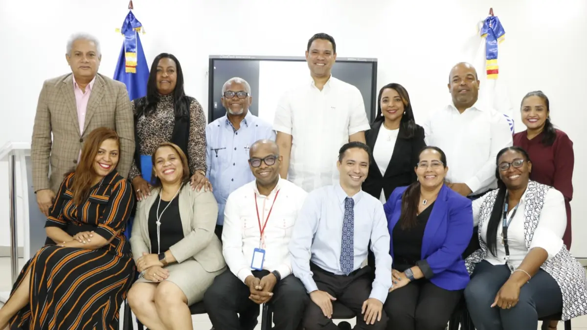 Consejo de la Regional 15 realiza aprestos para cierre del año escolar y apertura del nuevo ciclo