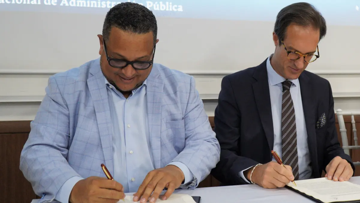 INAP enlaza vínculo con el Barna School