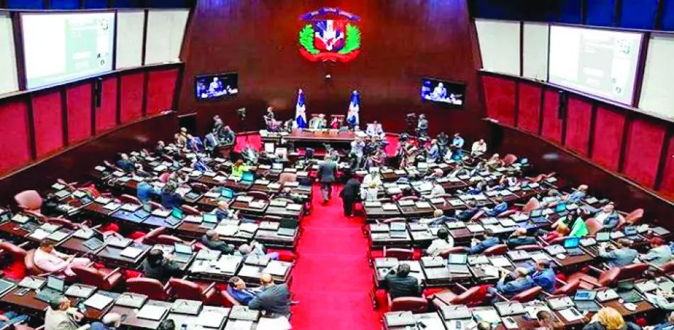 RD$1,191 Millones en cuatro años: el beneficio económico de eliminar 53 diputados en RD