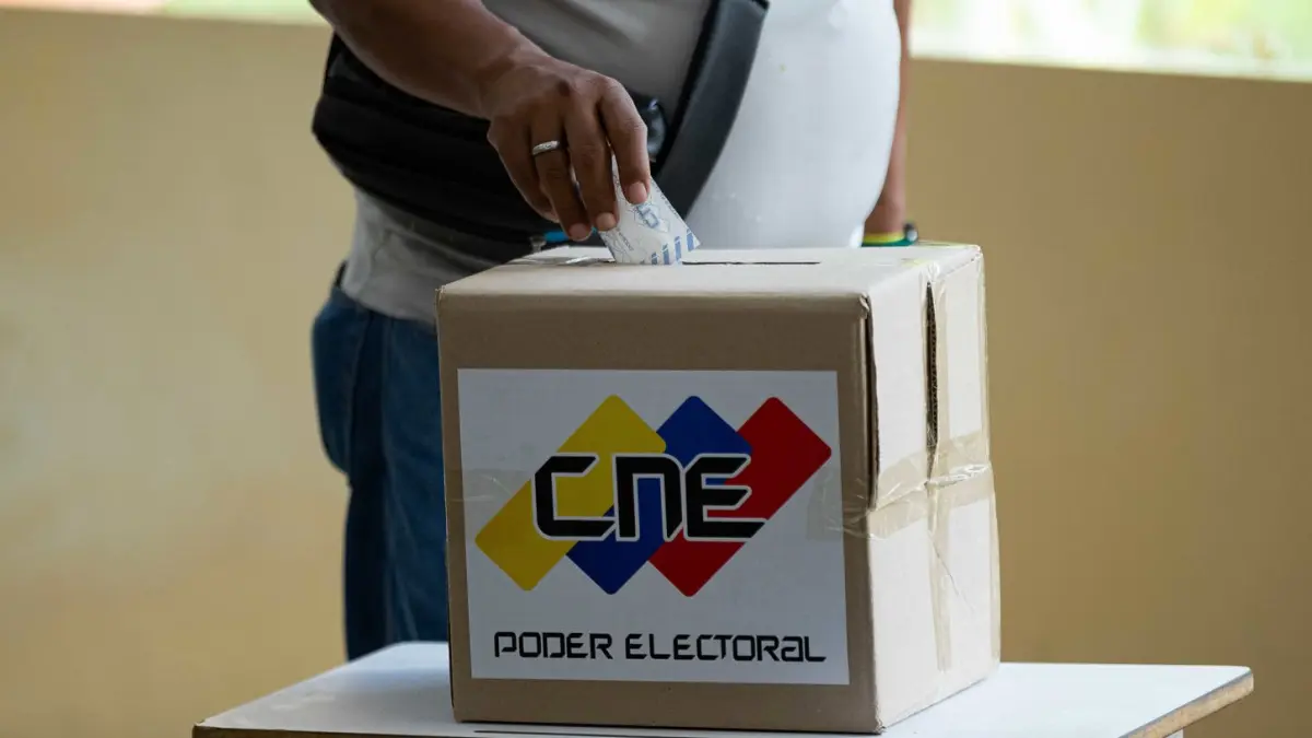 Comienzan a abrir los centros electorales en Venezuela para las presidenciales