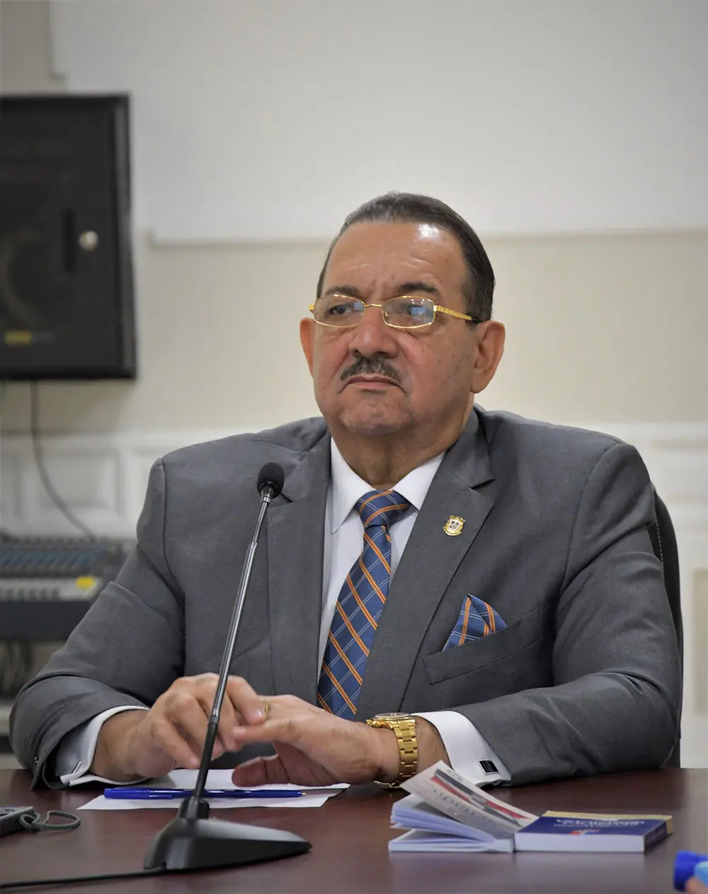 Facturas de alcohol y pagos de alquiler entre gastos de senador de Hato Mayor con el dinero del “barrilito”