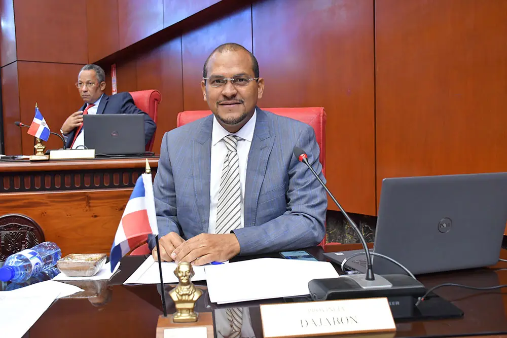 ¿En qué ha utilizado los fondos del barrilito el senador David Rafael Sosa?