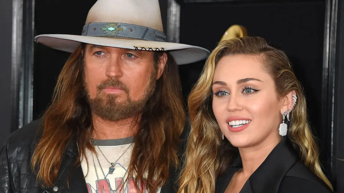 En medio de acusación de abuso verbal por su ex, Billy Ray Cyrus llamó zorra a su hija Miley