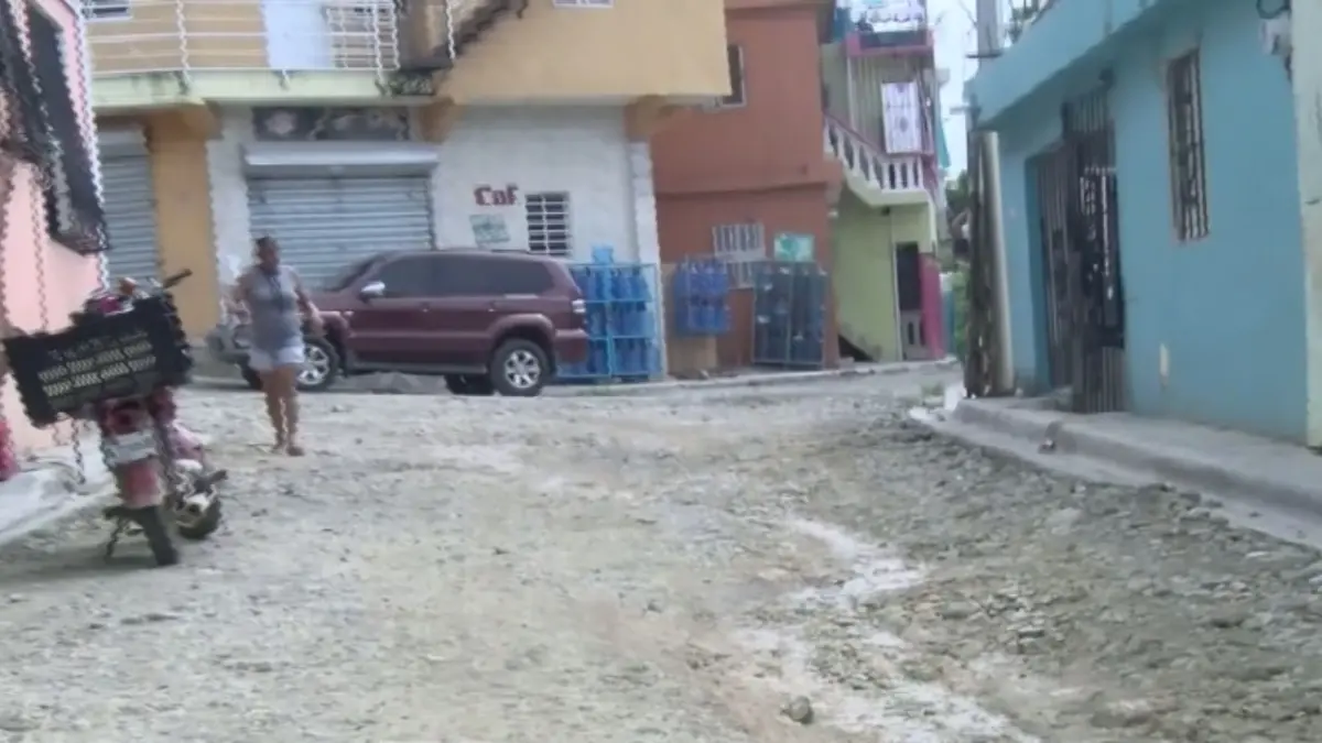 Exigen arreglo de calles en el barrio La Unión en los Alcarrizos