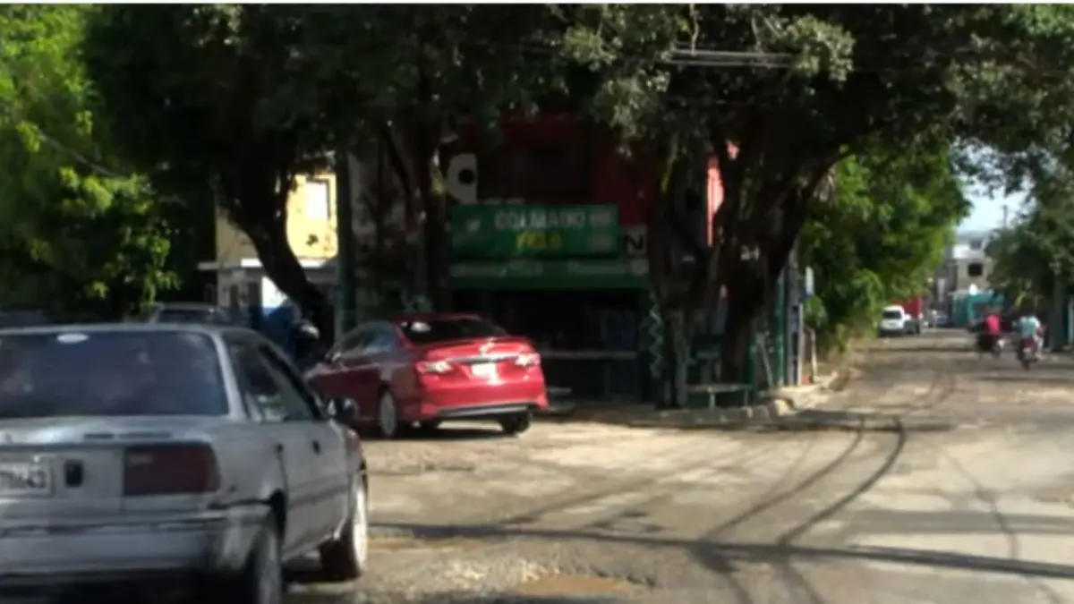 Denuncian calles en mal estado en el Km 18 de la Autopista Duarte