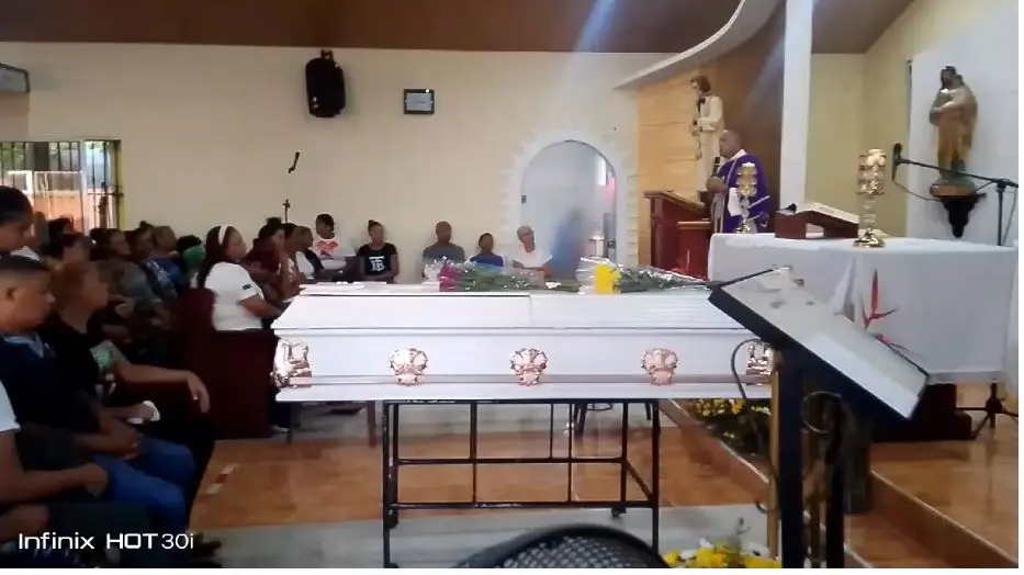 Rayo impacta cuatro personas y mata tres en Bonao