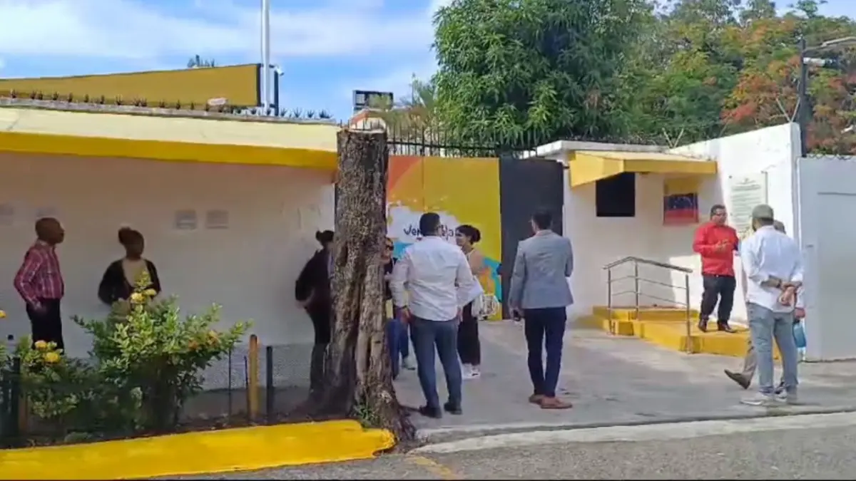 Embajada de Venezuela niega servicios consulares a venezolanos