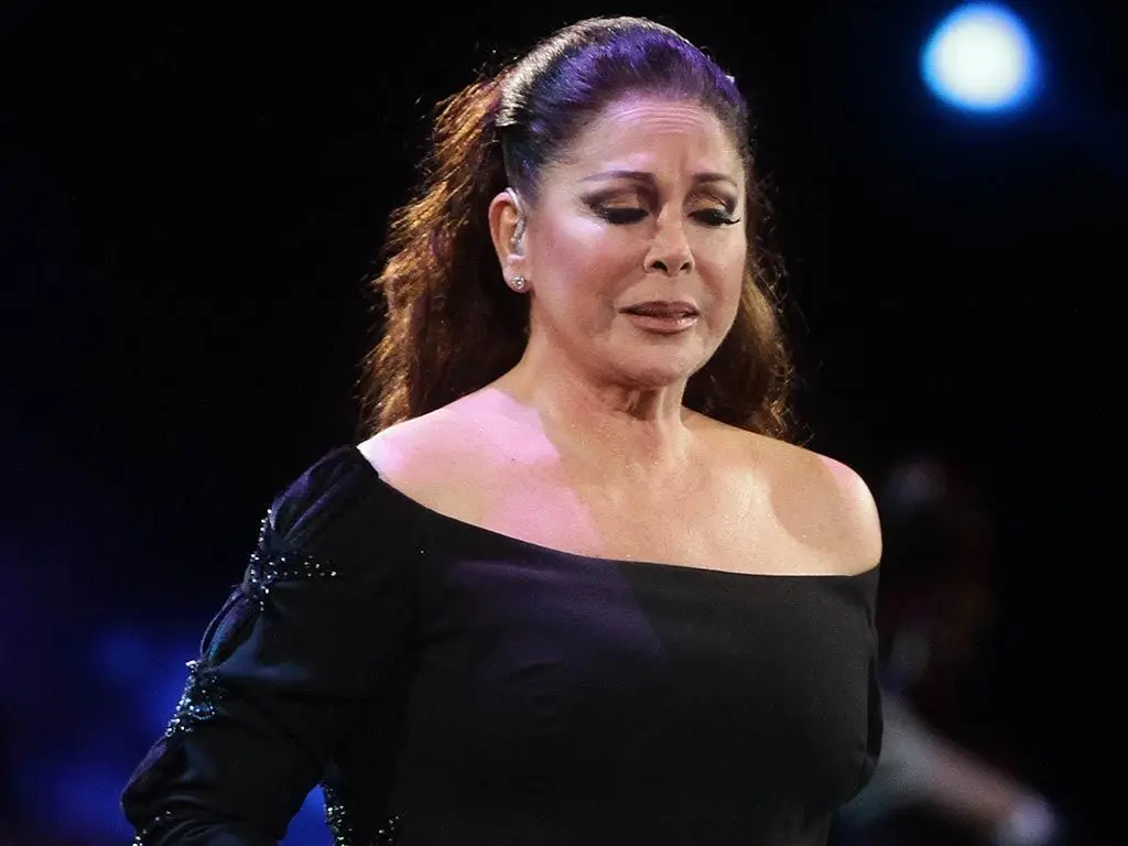 Hospitalizan de urgencia a la cantante Isabel Pantoja