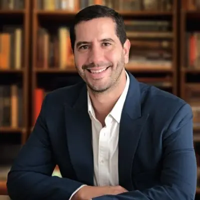 Ministro de Ecuador rechaza denuncia contra el alquiler de una planta eléctrica flotante