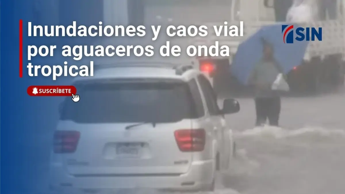 Inundaciones y caos vial por aguaceros de onda tropical.