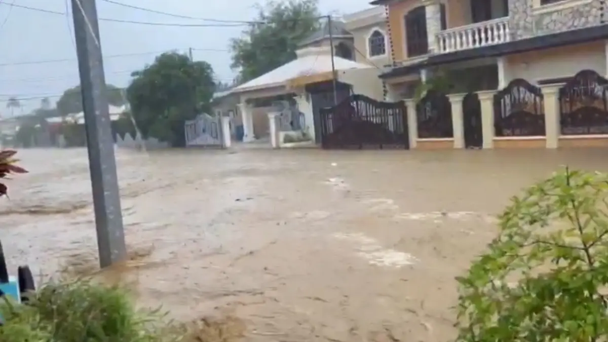 Lluvias provocan inundaciones en Montecristi
