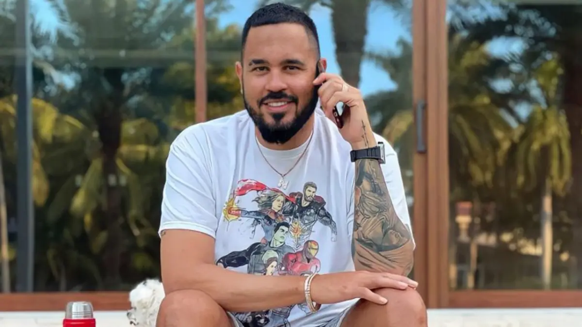 Raphy Pina exhorta a la juventud tener precaución para no caer presos