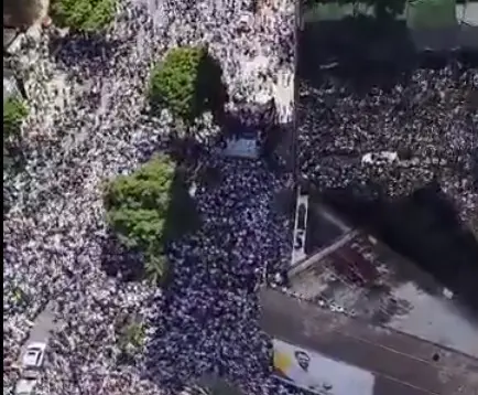 María Corina Machado y Edmundo González proclaman victoria en manifestación en Caracas