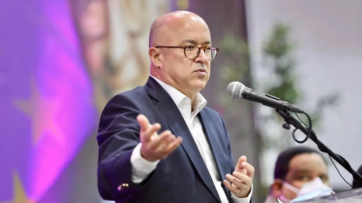 Francisco Domínguez Brito anuncia su aspiración a la presidencia del PLD