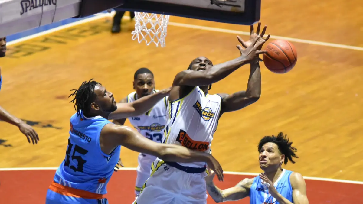 Williams firma buen debut en triunfo de Metros ante Titanes