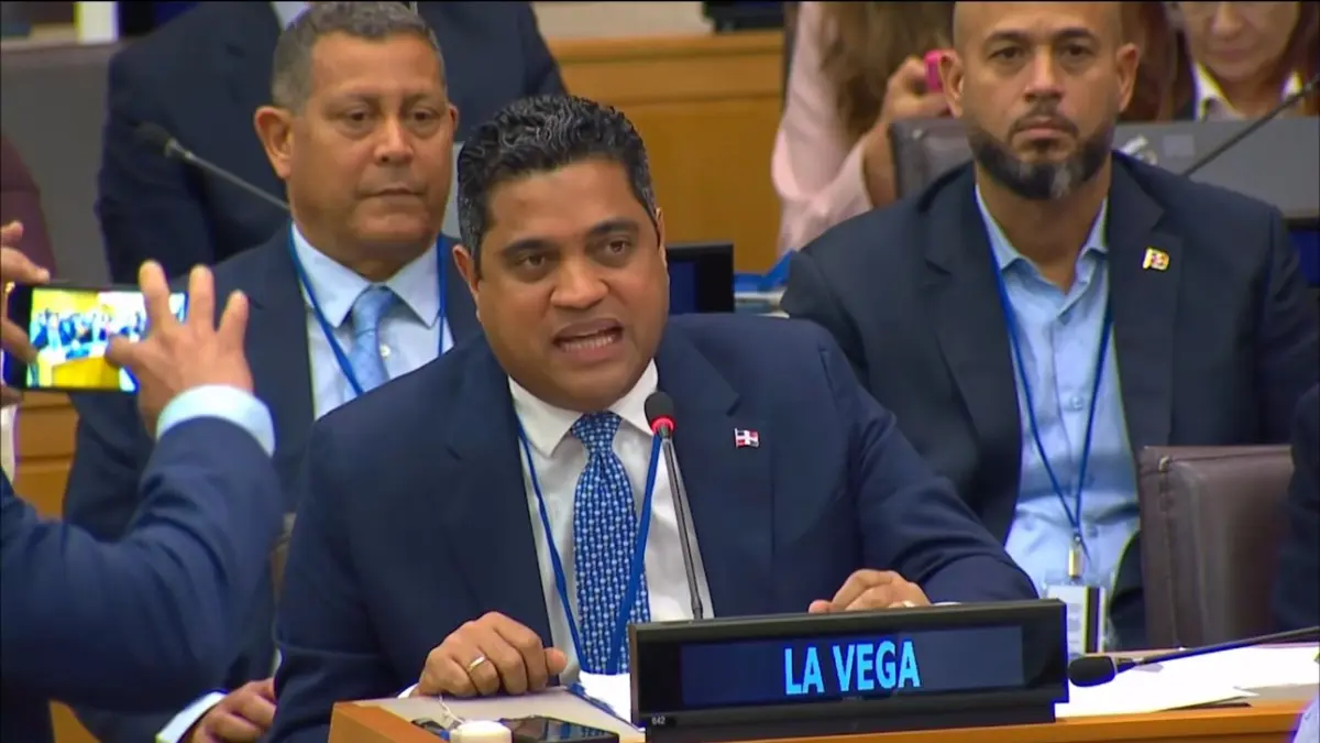 Kelvin Cruz solicita mayor apoyo a gobiernos locales en Foro Internacional en la ONU