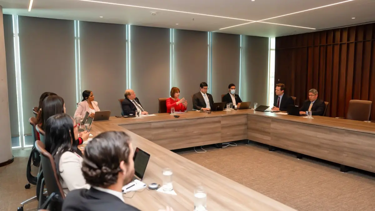 ABA expone a la misión del FMI resultados del sector bancario e iniciativas institucionales