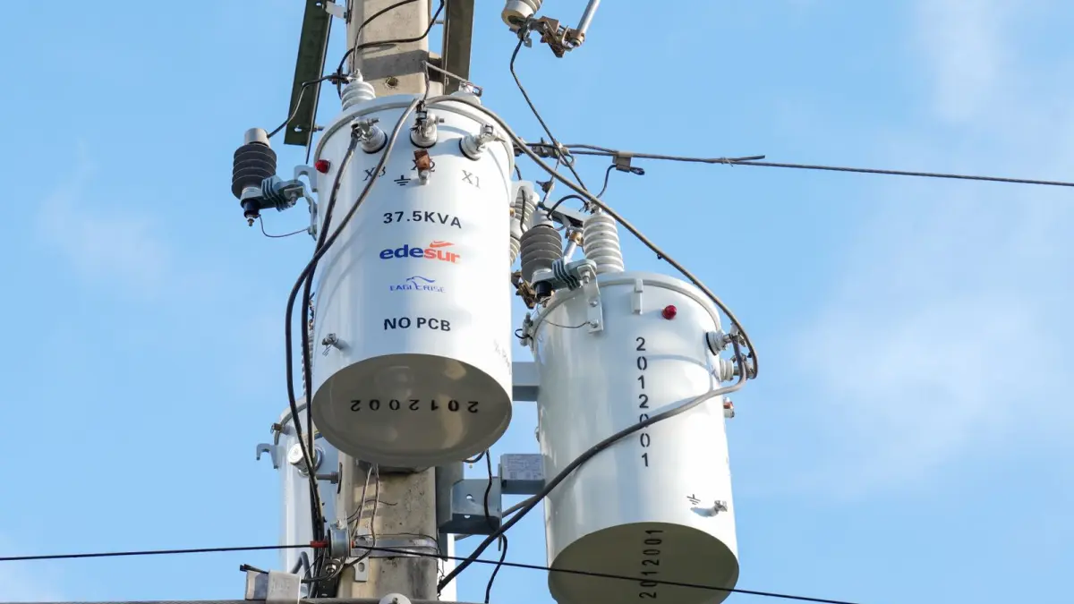 Reportan en Bella Vista más de 24 horas sin servicio eléctrico de Edesur