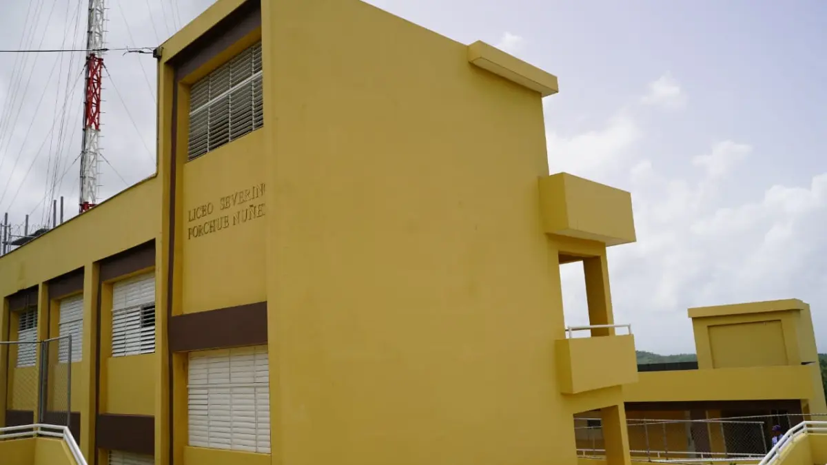 Ministerio de Educación inaugura una escuela y un liceo en Samaná