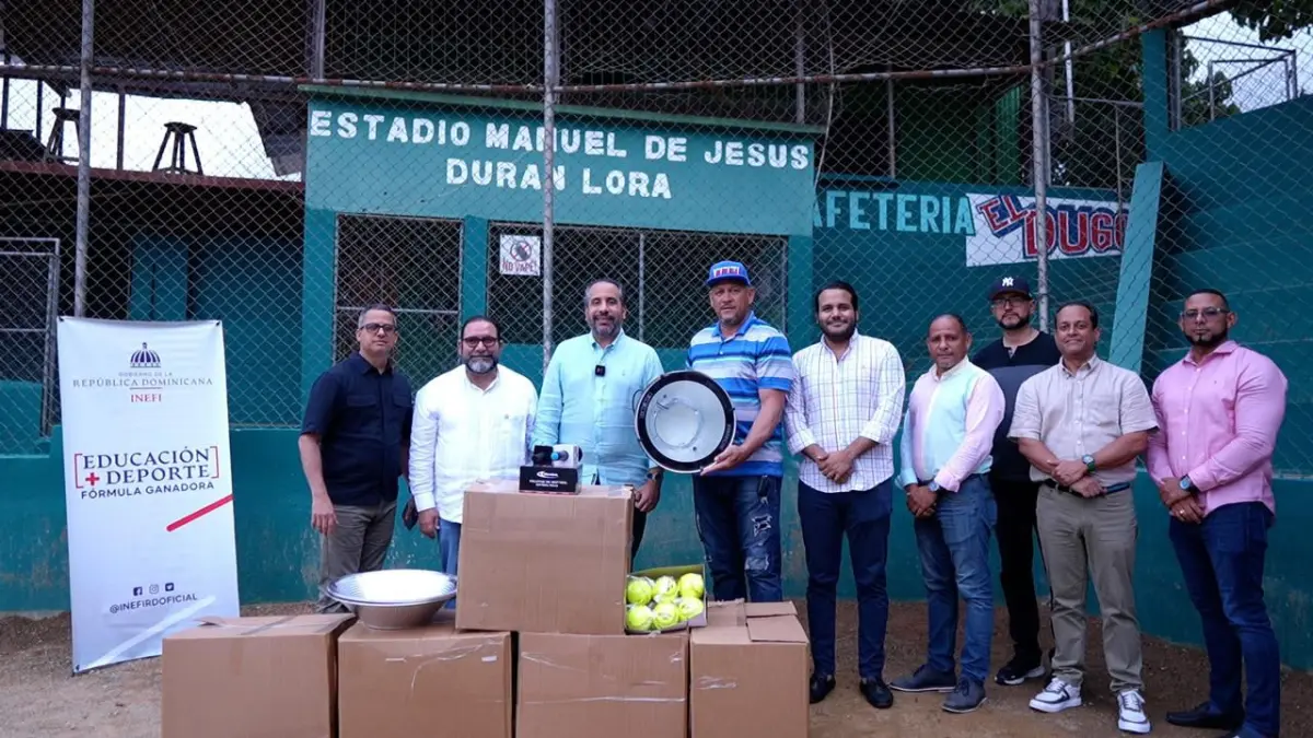 INEFI suministra conjunto de luces a play Manuel de Jesús Durán Lora y cancha en Jarabacoa