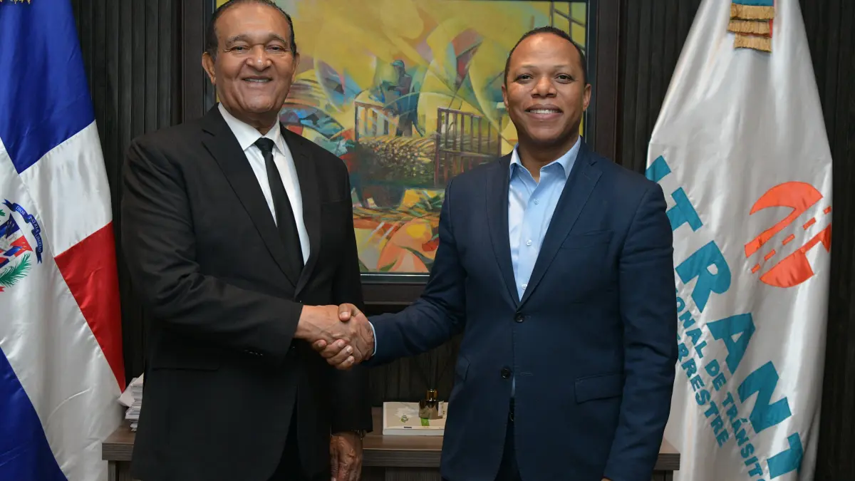 Nuevo director INTRANT se reúne con Antonio Marte, promete solución en parada del km. 9