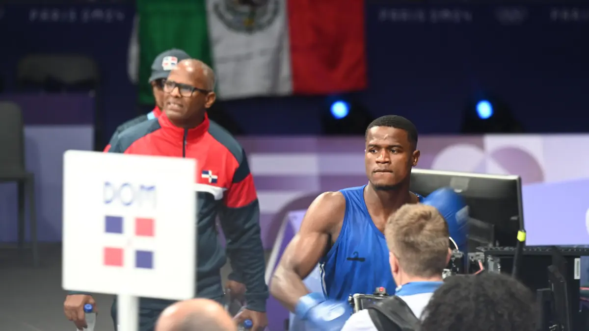 Cristian Pinales avanza a octavos de final tras vencer a tailandés