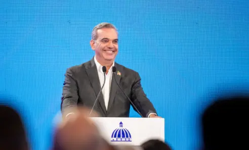 Abinader le responde a Leonel: Lo invitó a almorzar, pero a Pedernales”