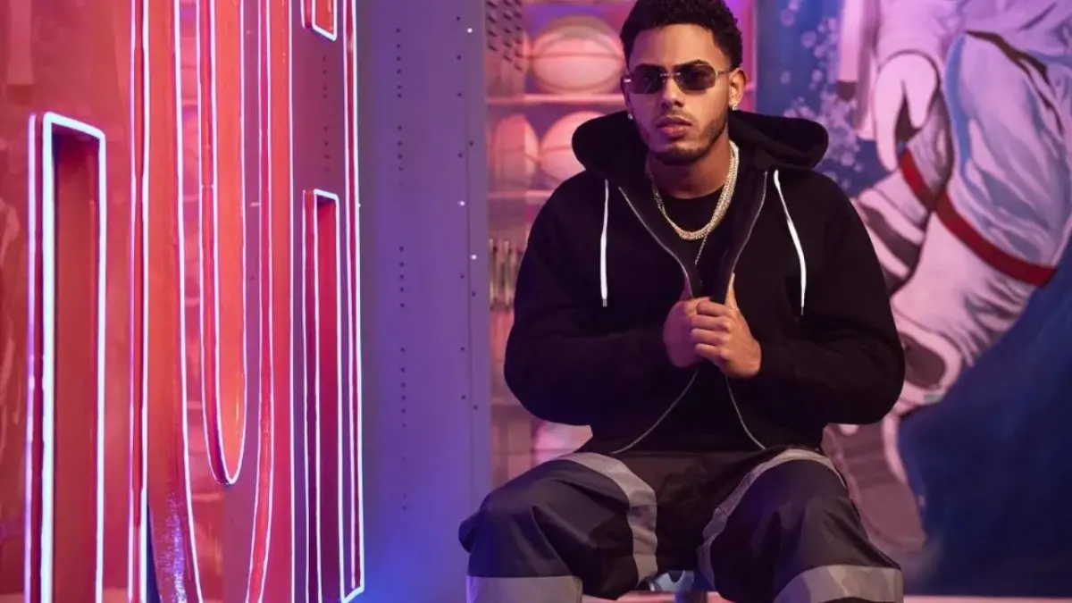 Myke Towers regresa a su esencia musical en su nuevo disco: La Pantera Negra