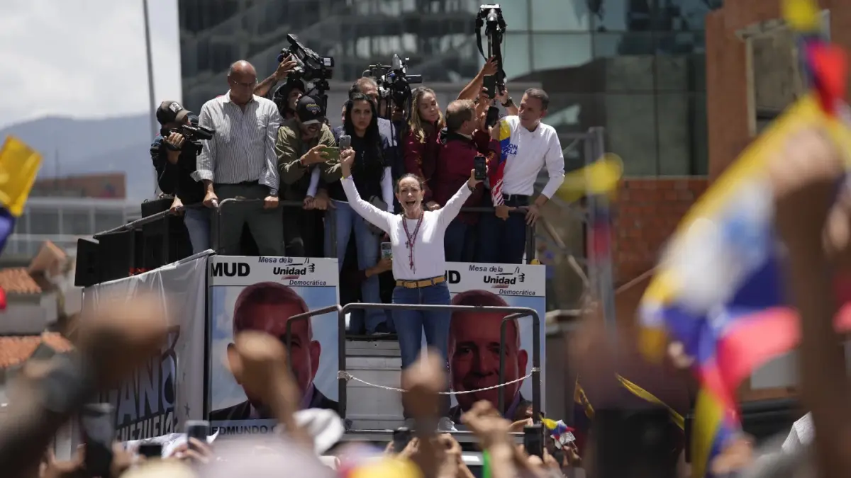 Oposición y oficialismo miden fuerzas en Caracas en medio de incertidumbre que impera tras elección