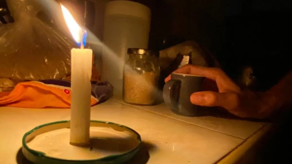 Apagones diarios afectan a varios sectores del país, según usuarios