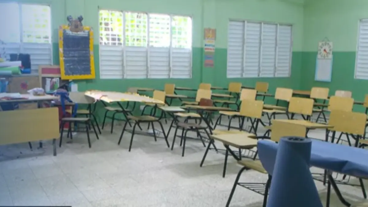 Ministerio de Educación dará bono de 500 dólares para estudiantes que se quedaron sin cupo en escuelas