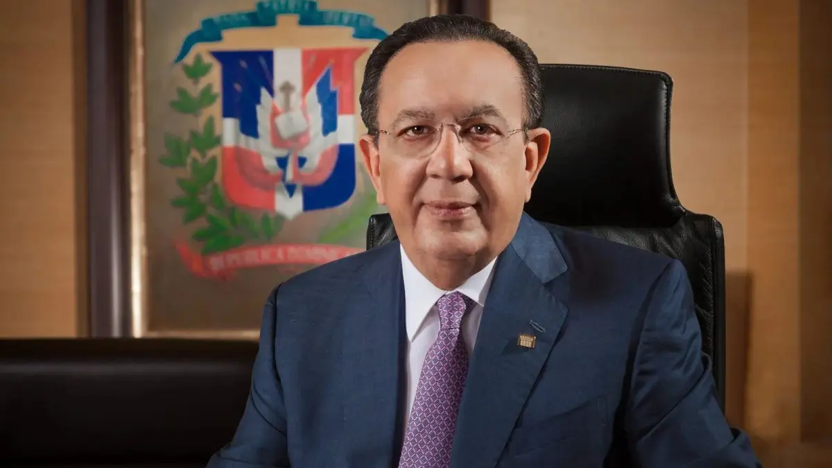 Confirman a Héctor Valdez Albizu como gobernador del Banco Central