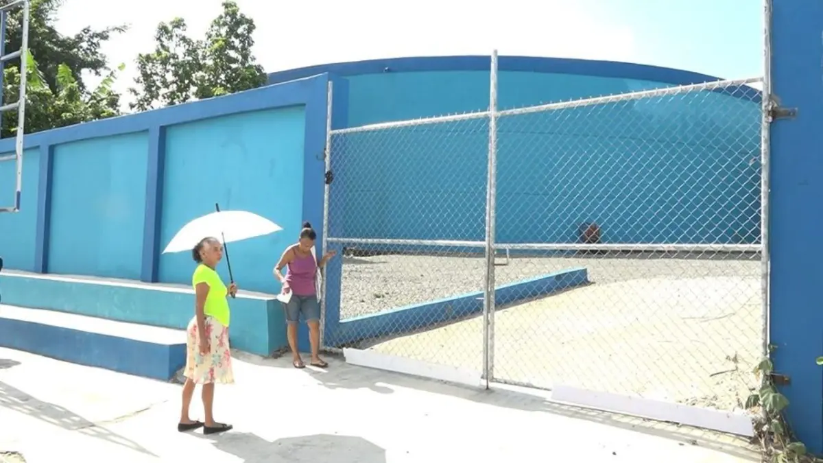 Denuncian escasez de agua en sector Las Colinas SFM