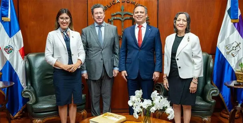 Juez presidente de la SCJ recibe visita del nuevo representante de la OEA en el país