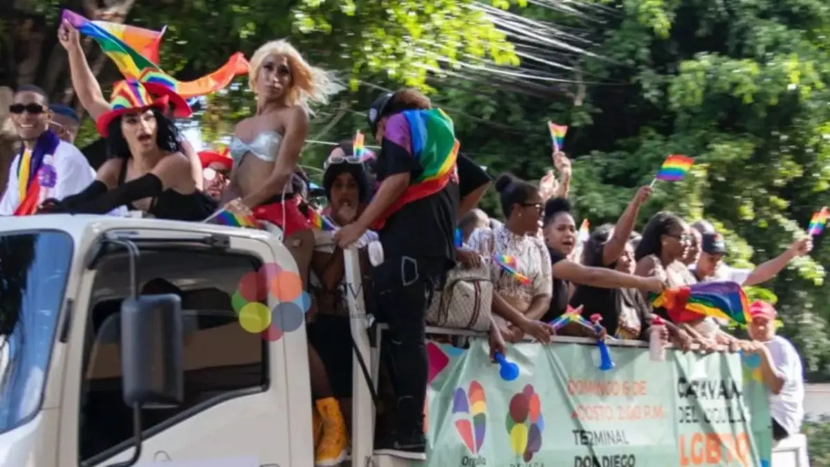 Dominicanos prefieren un candidato gay a uno ateo o descendiente de haitiano