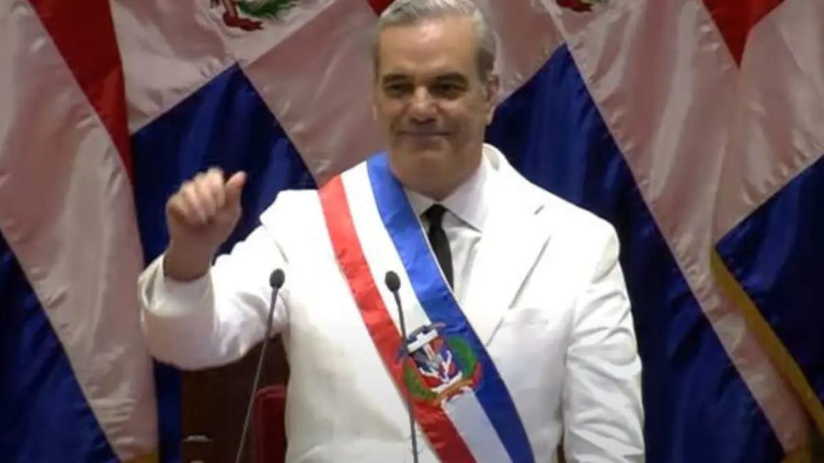 Abinader espera el país cante verso de Salomé Ureña: “Venciste, Patria