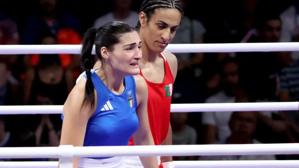 Ángela Carin se retira a los 46 segundos de su pelea contra la argelina Imane Khelif