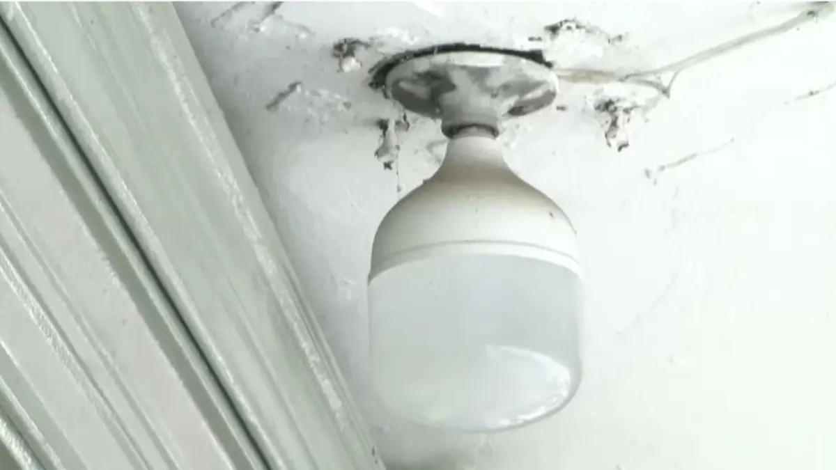 Comerciantes buscan alternativas tras largos apagones en el GSD