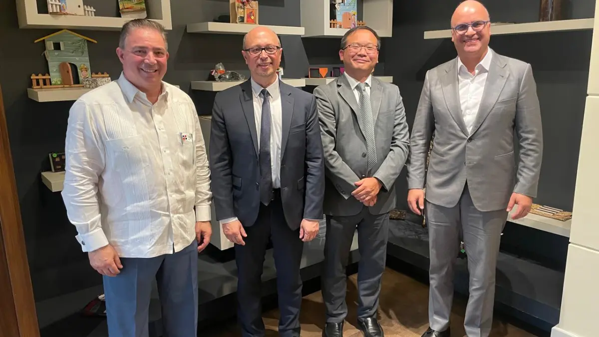 Igor Rodríguez y Héctor Porcella se reúnen con autoridades de la aviación civil internacional