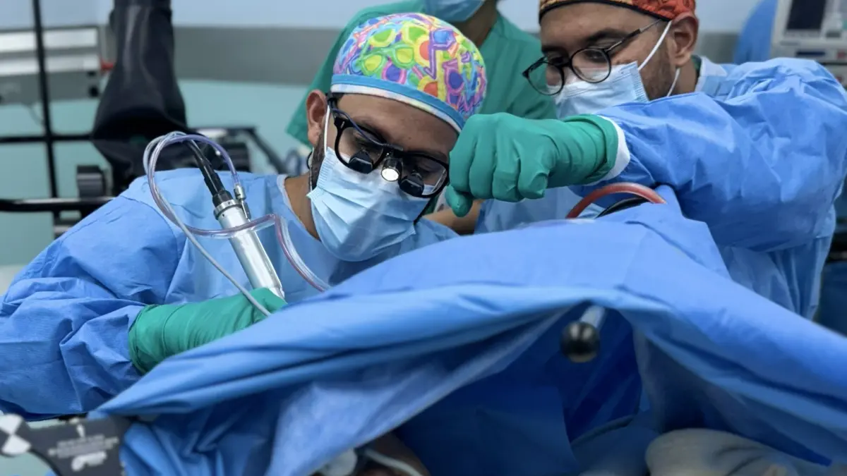 HOMS realiza con éxito cirugía cerebral en un paciente despierto