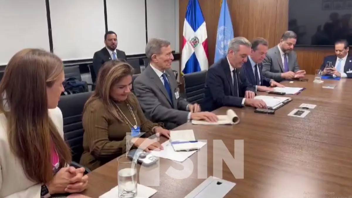 Presidente se reúne con inversionistas en New York; alcalde Erick Adams acusado de soborno