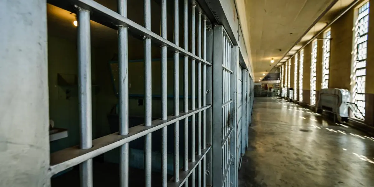 EE.UU. investiga denuncias de abuso sexual en dos prisiones para mujeres de California