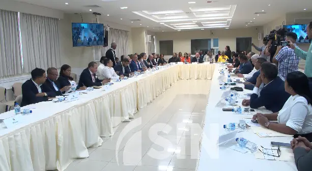 La denominada cláusula pétrea para reelección presidencial sólo puede aprobarse mediante referéndum, según juristas