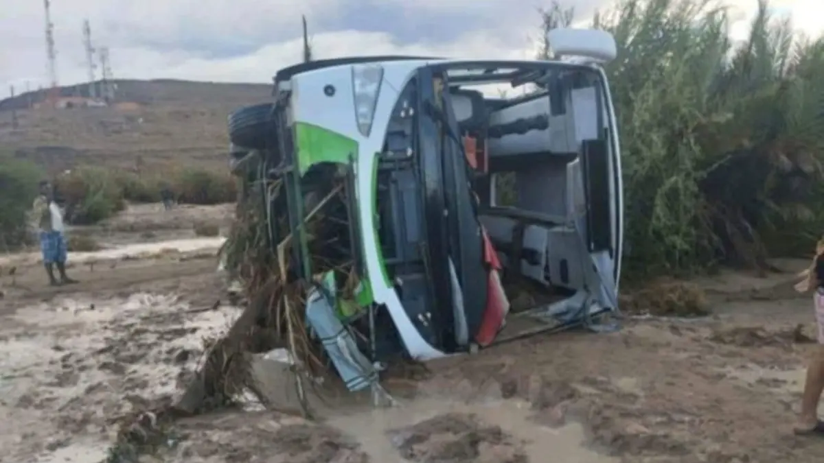 Suben a 10 los fallecidos por el arrastre de un autobús en las inundaciones en Marruecos