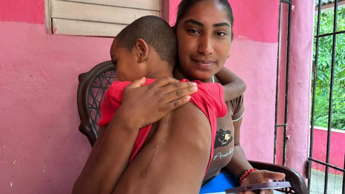 Madre solicita ayuda para operación y gastos médicos de hijo