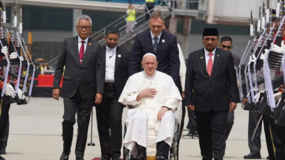 Arrestan en Indonesia a siete sospechosos de querer asesinar al papa Francisco con arcos y flechas